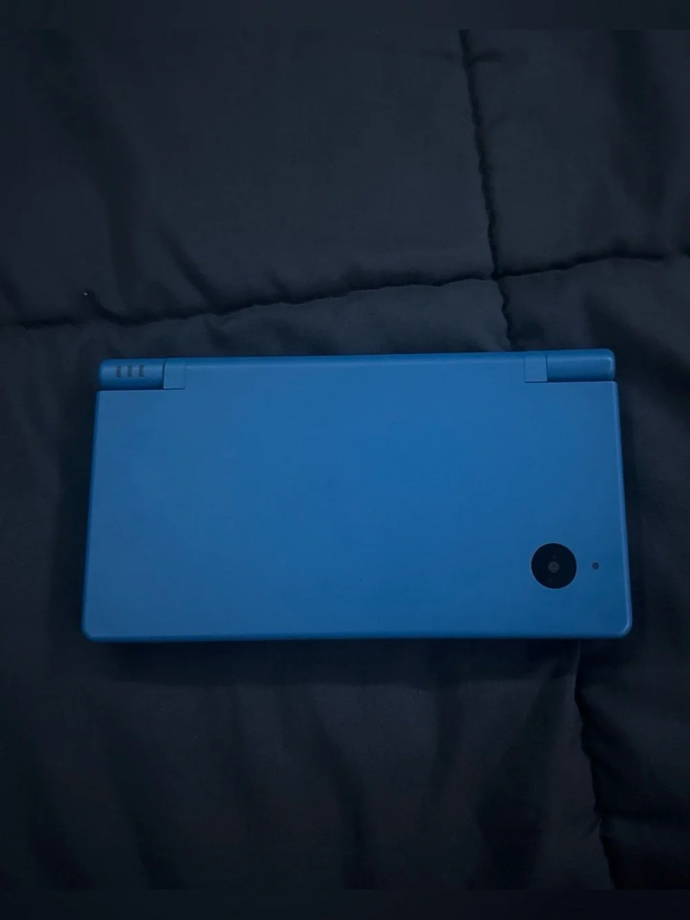 Nintendo DSi - good as new everything included - case, charger, stylus